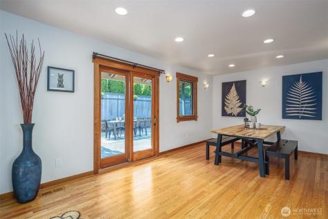 937 N 71st Street Seattle WA 98103