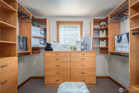 937 N 71st Street Seattle WA 98103