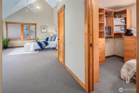 937 N 71st Street Seattle WA 98103