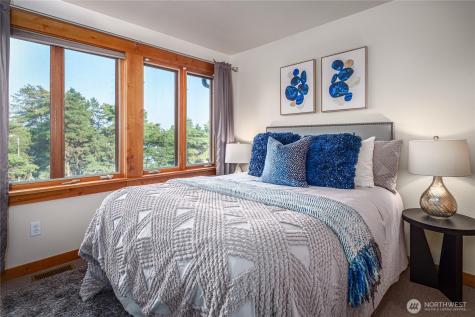 937 N 71st Street Seattle WA 98103