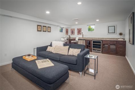 937 N 71st Street Seattle WA 98103