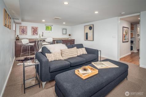 937 N 71st Street Seattle WA 98103