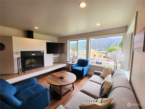 1 Lodge 632-c Manson WA 98831