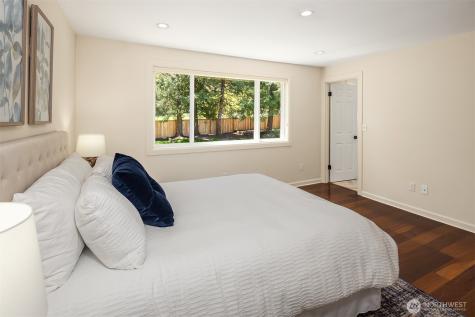 17703 NE 34th Street Redmond WA 98052