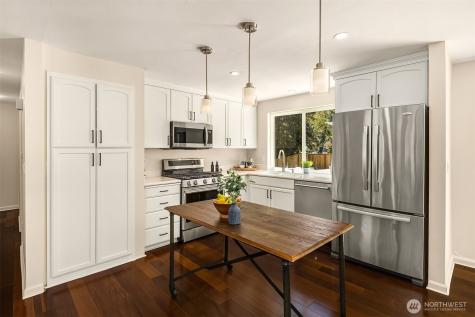 17703 NE 34th Street Redmond WA 98052