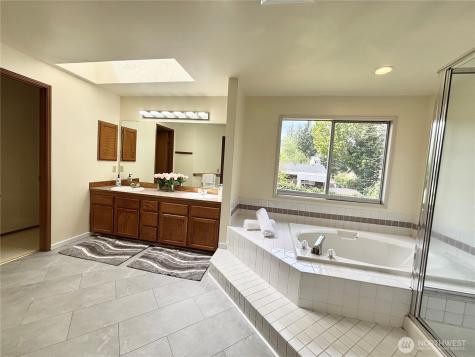 21523 129th Avenue SE Kent WA 98031