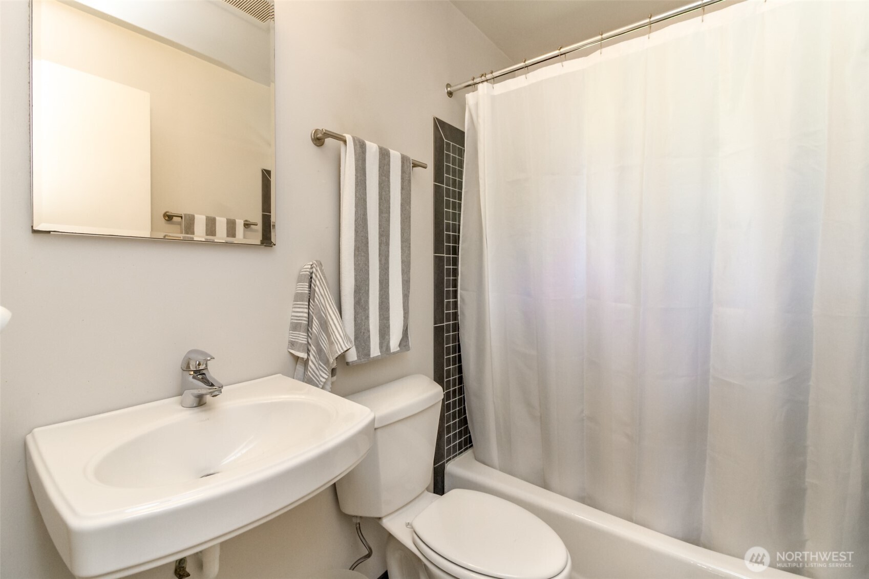 648 SW 107th Avenue Seattle WA 98146