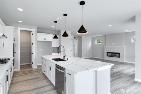 2447 SW Ridgeway Drive Oak Harbor WA 98277