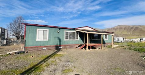 401 Boulder Avenue Roosevelt WA 99356
