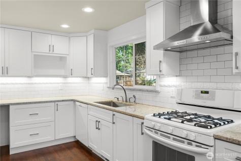 16114 SE Newport Way Bellevue WA 98006