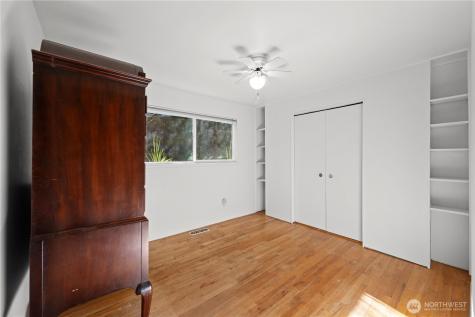 16114 SE Newport Way Bellevue WA 98006