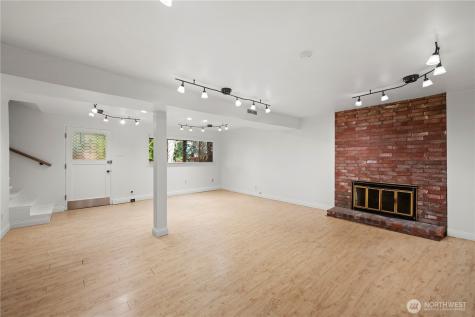 16114 SE Newport Way Bellevue WA 98006