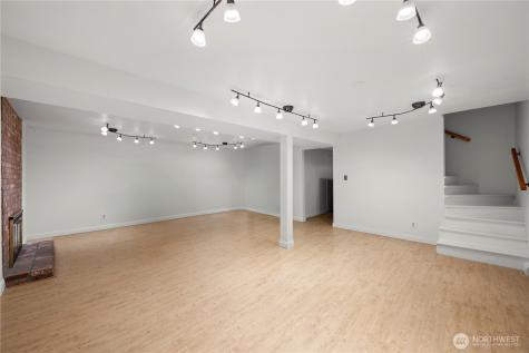 16114 SE Newport Way Bellevue WA 98006