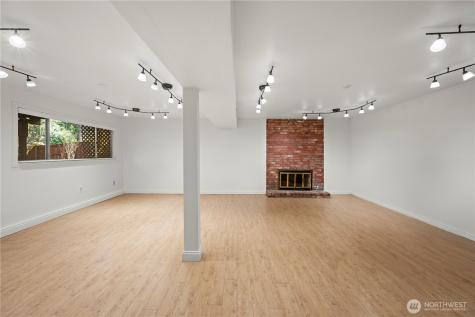 16114 SE Newport Way Bellevue WA 98006