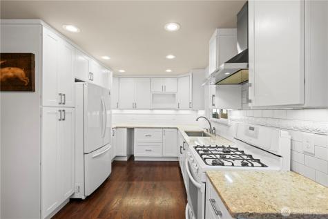 16114 SE Newport Way Bellevue WA 98006