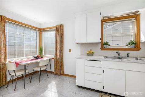 12434 12th Avenue S Burien WA 98168