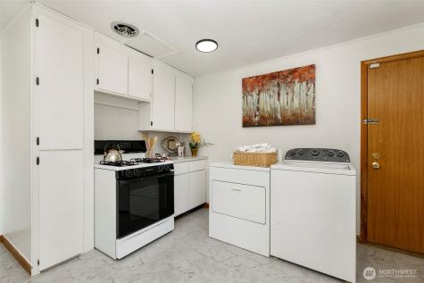 12434 12th Avenue S Burien WA 98168