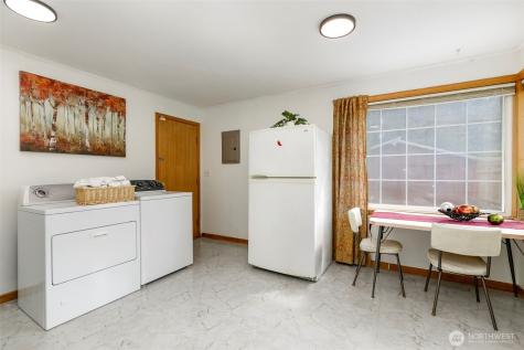 12434 12th Avenue S Burien WA 98168