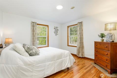 12434 12th Avenue S Burien WA 98168