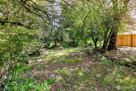 12434 12th Avenue S Burien WA 98168