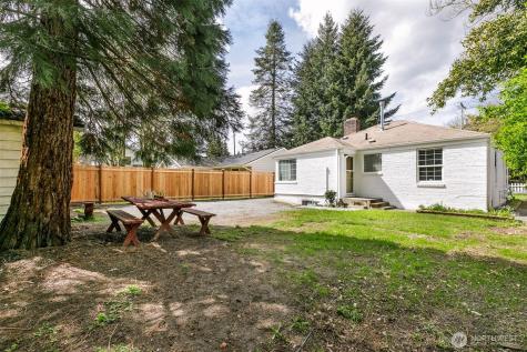 12434 12th Avenue S Burien WA 98168