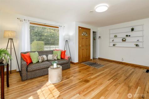 12434 12th Avenue S Burien WA 98168