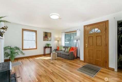 12434 12th Avenue S Burien WA 98168