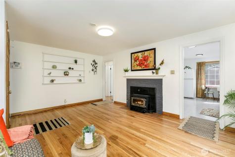 12434 12th Avenue S Burien WA 98168