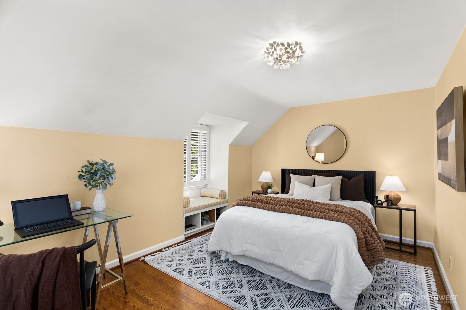 3863 44th Avenue NE Seattle WA 98105