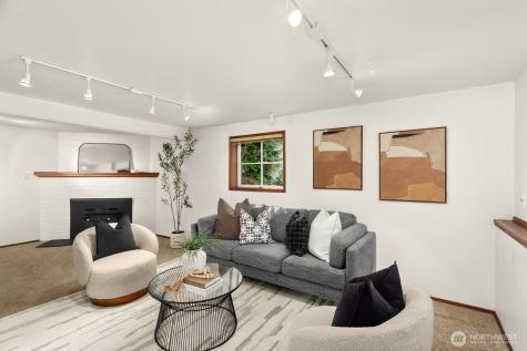 3863 44th Avenue NE Seattle WA 98105