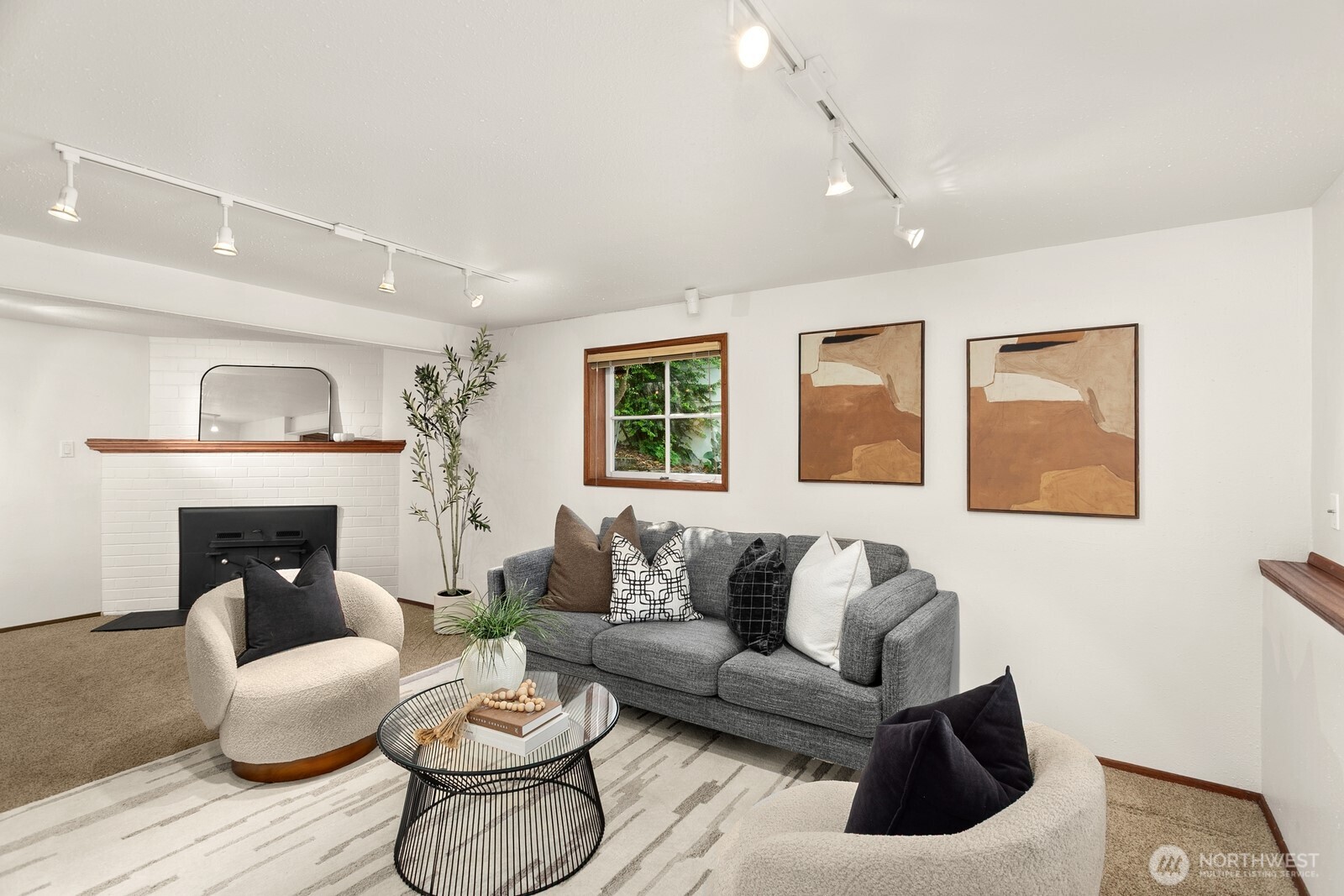 3863 44th Avenue NE Seattle WA 98105