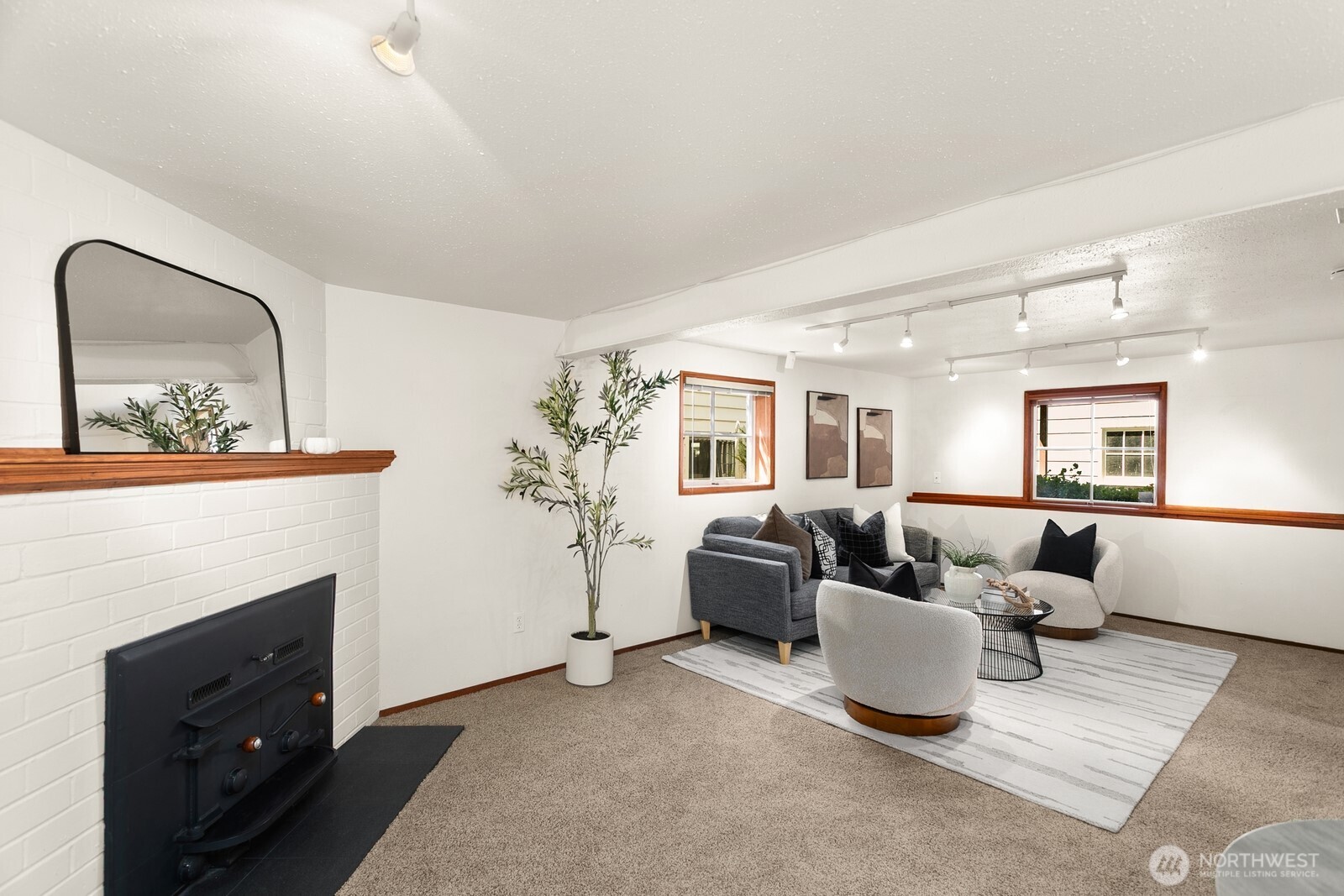 3863 44th Avenue NE Seattle WA 98105