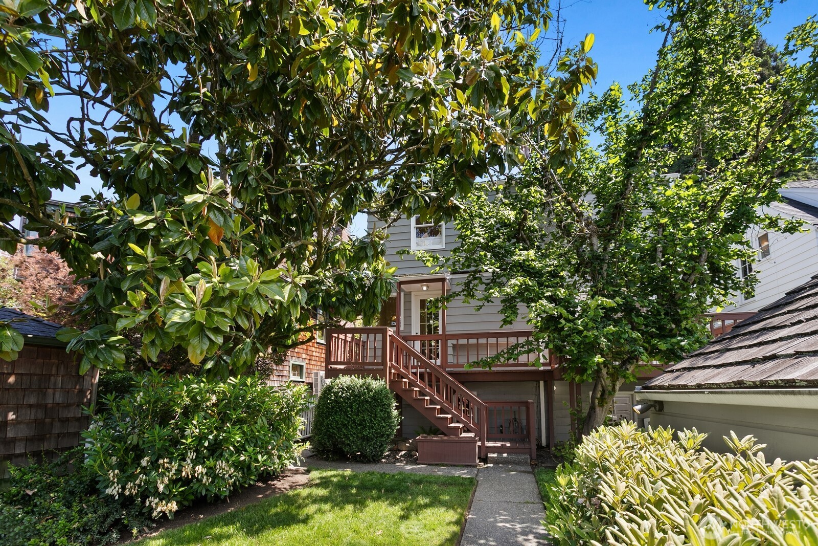3863 44th Avenue NE Seattle WA 98105