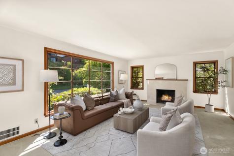 3863 44th Avenue NE Seattle WA 98105
