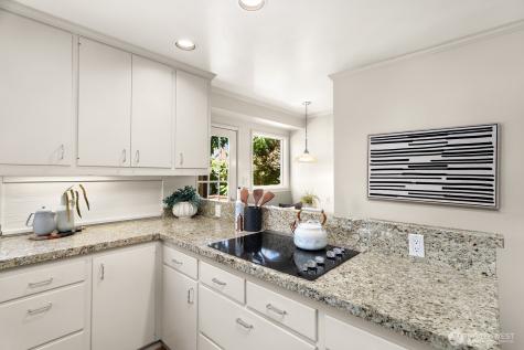 3863 44th Avenue NE Seattle WA 98105