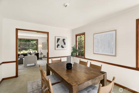 3863 44th Avenue NE Seattle WA 98105