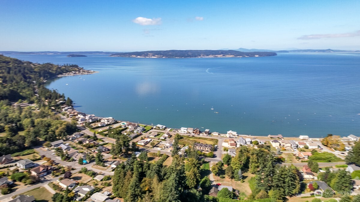 1031 Aqua Vista Lane Camano Island WA 98282