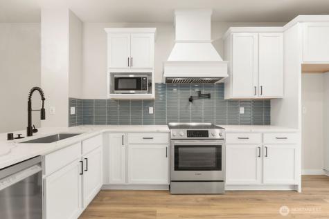 16823 Alder Way Lynnwood WA 98037