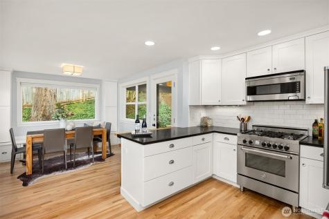 7204 NE Baker Hill Road Bainbridge Island WA 98110