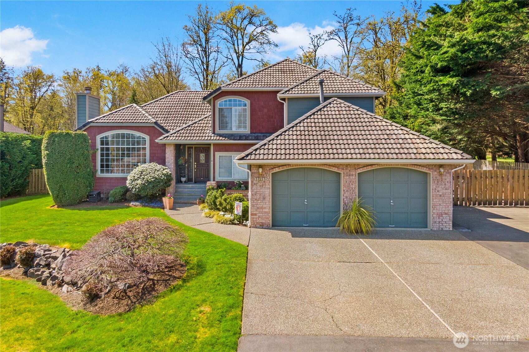 31015 W Lake Morton Drive SE Kent WA 98042