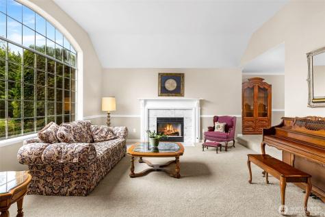 31015 W Lake Morton Drive SE Kent WA 98042