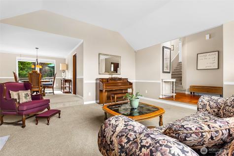 31015 W Lake Morton Drive SE Kent WA 98042