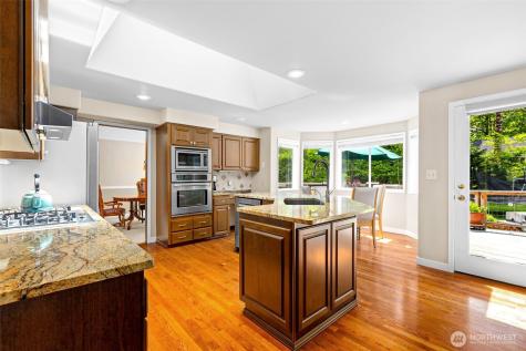 31015 W Lake Morton Drive SE Kent WA 98042