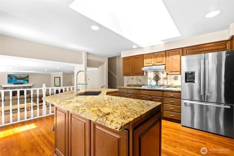 31015 W Lake Morton Drive SE Kent WA 98042