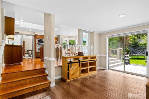 31015 W Lake Morton Drive SE Kent WA 98042