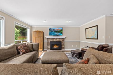 31015 W Lake Morton Drive SE Kent WA 98042