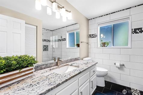 31015 W Lake Morton Drive SE Kent WA 98042