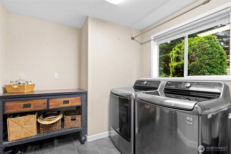 31015 W Lake Morton Drive SE Kent WA 98042