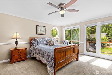 31015 W Lake Morton Drive SE Kent WA 98042