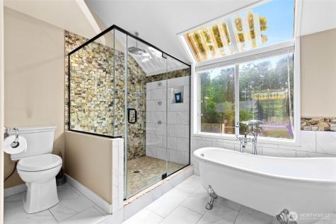 31015 W Lake Morton Drive SE Kent WA 98042
